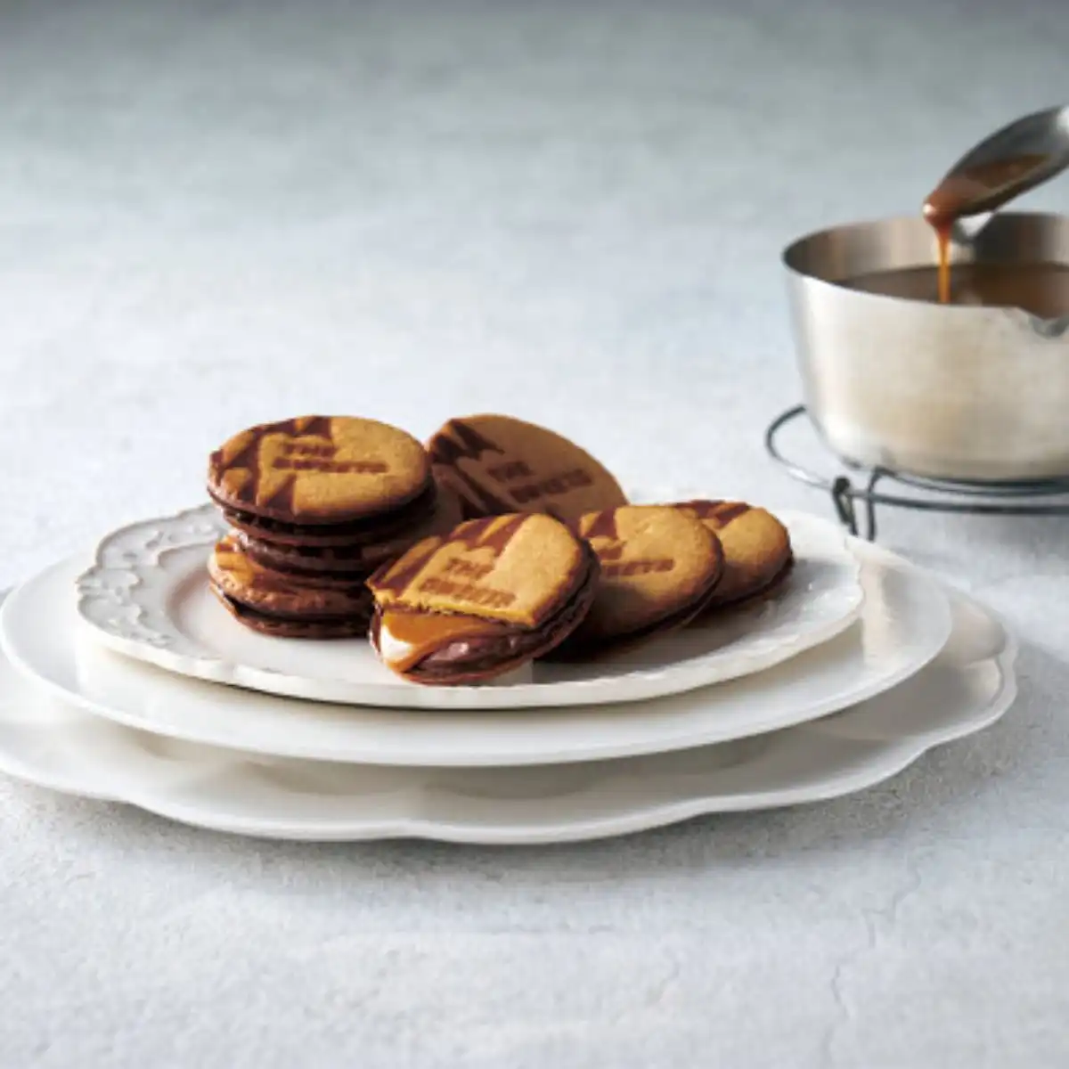 ザ・スウィーツ キャラメルサンドクッキー 14個 RSCS14｜ギフトプラザ