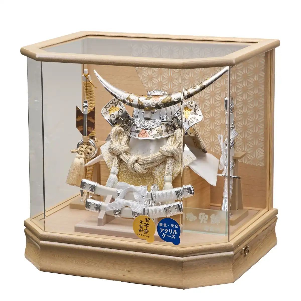 五月人形　龍頭付きシルバー兜飾り　六角アクリルケース入 五月人形龍頭付きシルバー兜飾り六角アクリルケース入