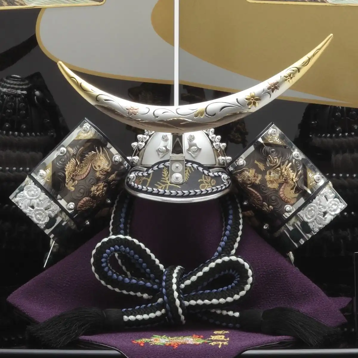 完売しました】久月 五月人形 兜収納箱飾り （上原玉鳳作）｜ギフト